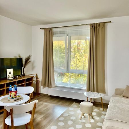 Lia Apartman - Private Parking Bratislava Extérieur photo