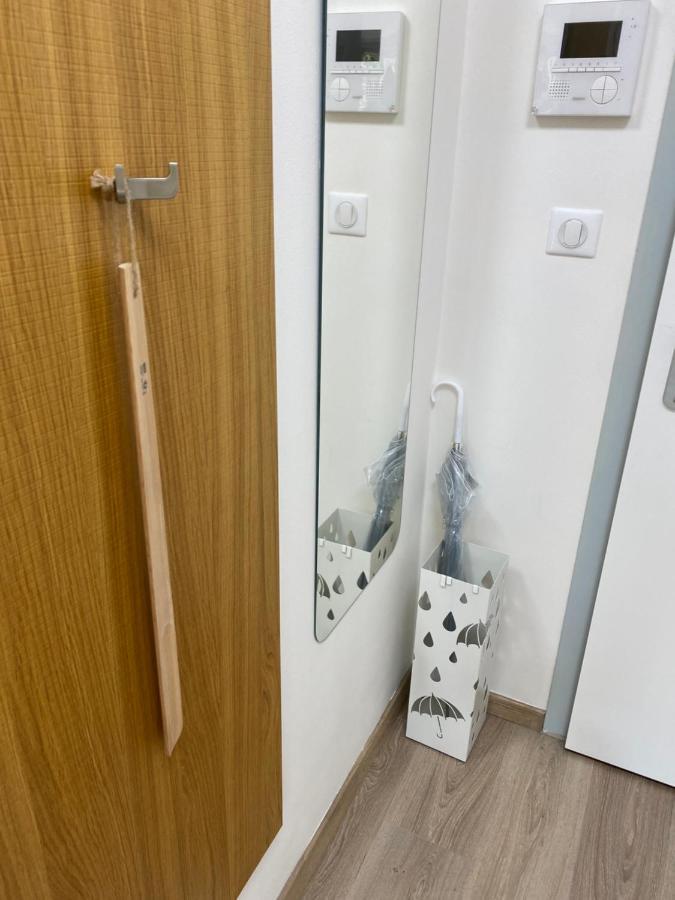 Lia Apartman - Private Parking Bratislava Extérieur photo