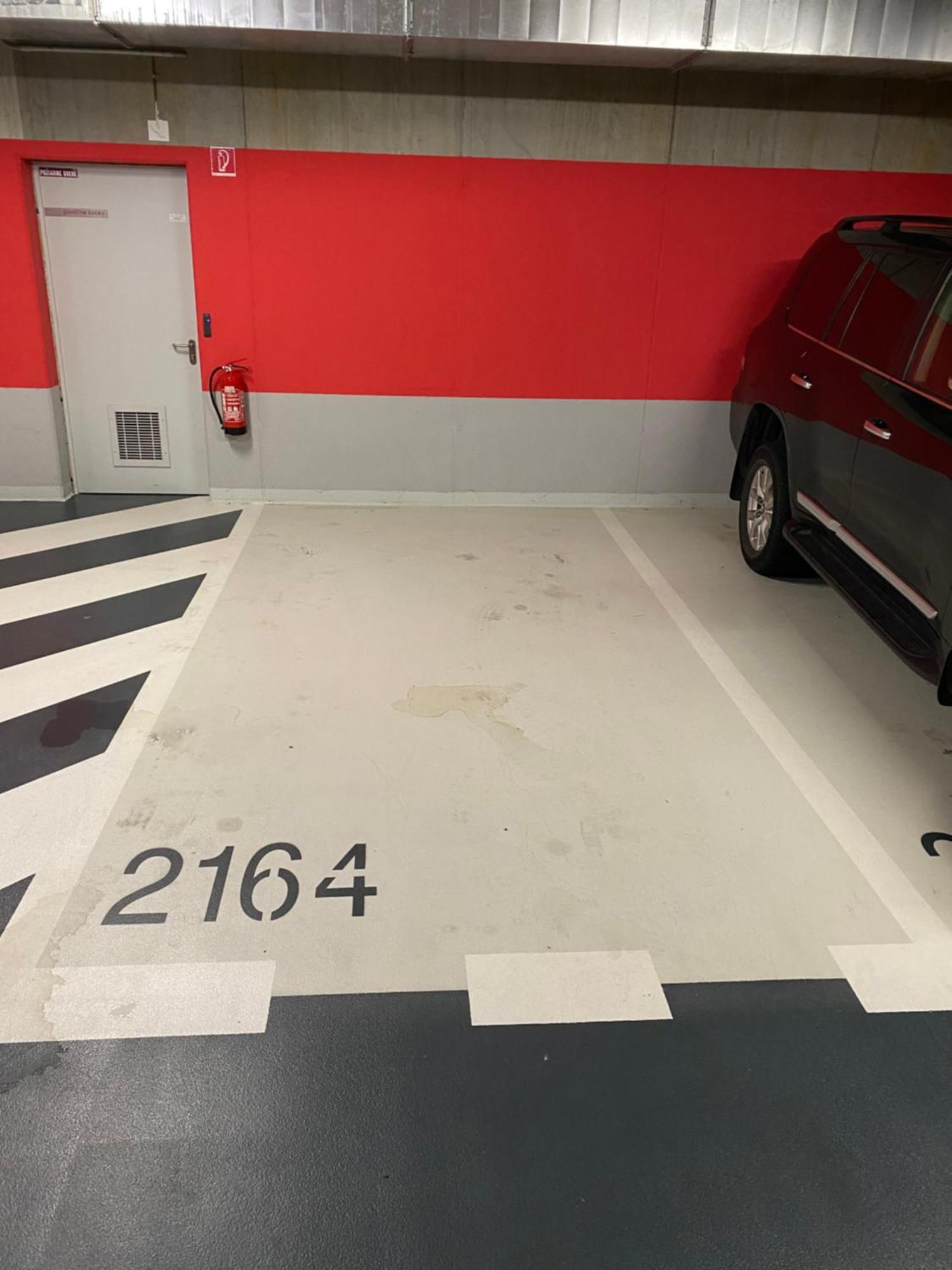 Lia Apartman - Private Parking Bratislava Extérieur photo